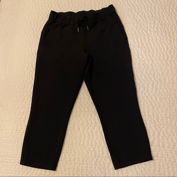 Lululemon capris - Picture 1 of 5